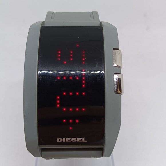 RARE Diesel DZ-7163 Men's 36mm x 48mm Red LED Gray Silicon Watch - Picture 3 of 11